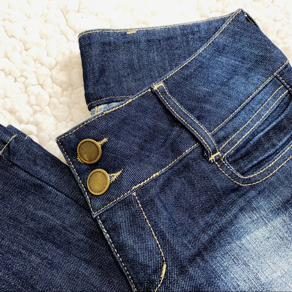 Wide Loop Double Button Jeans - Picture 8 of 8